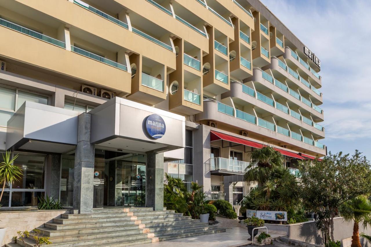 Marina Hotel Кушадасъ Екстериор снимка