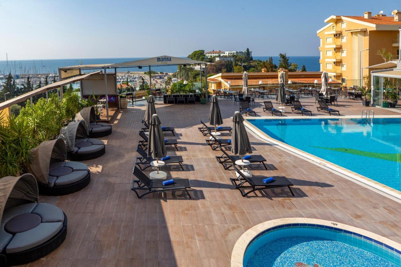 Marina Hotel Кушадасъ Екстериор снимка