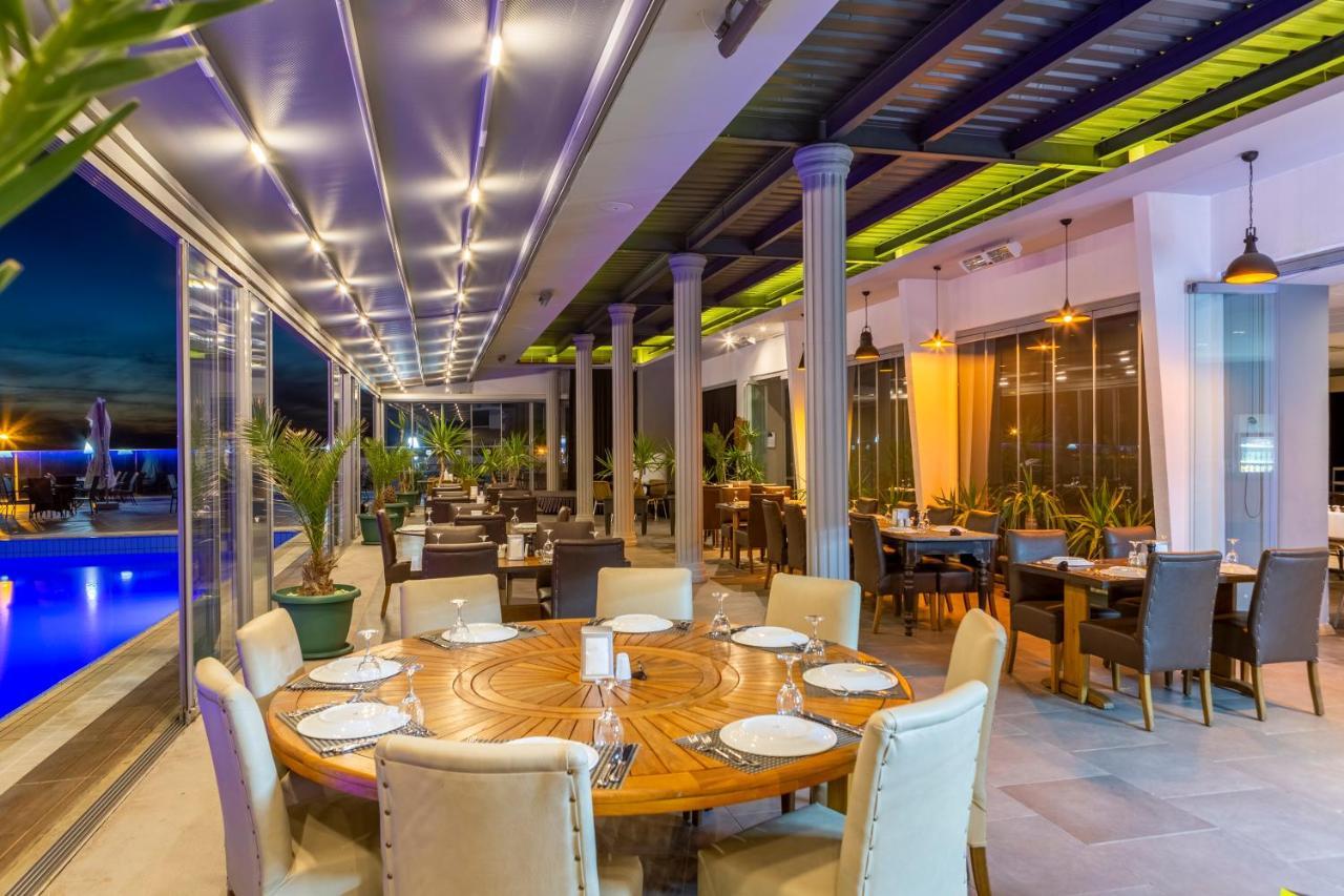Marina Hotel Кушадасъ Екстериор снимка