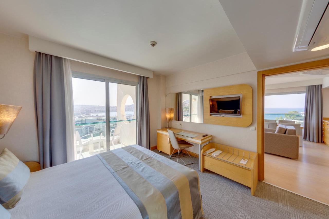 Marina Hotel Кушадасъ Екстериор снимка