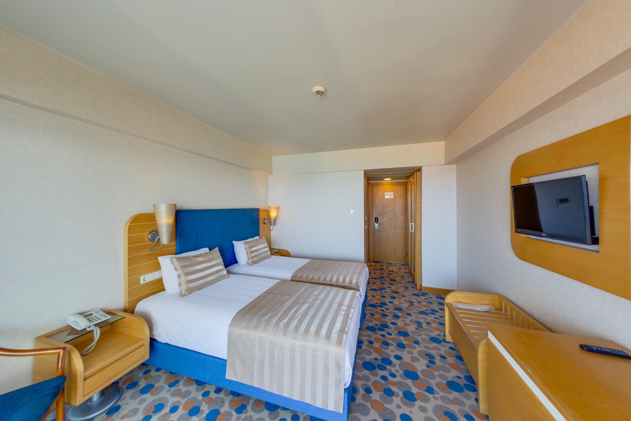 Marina Hotel Кушадасъ Екстериор снимка