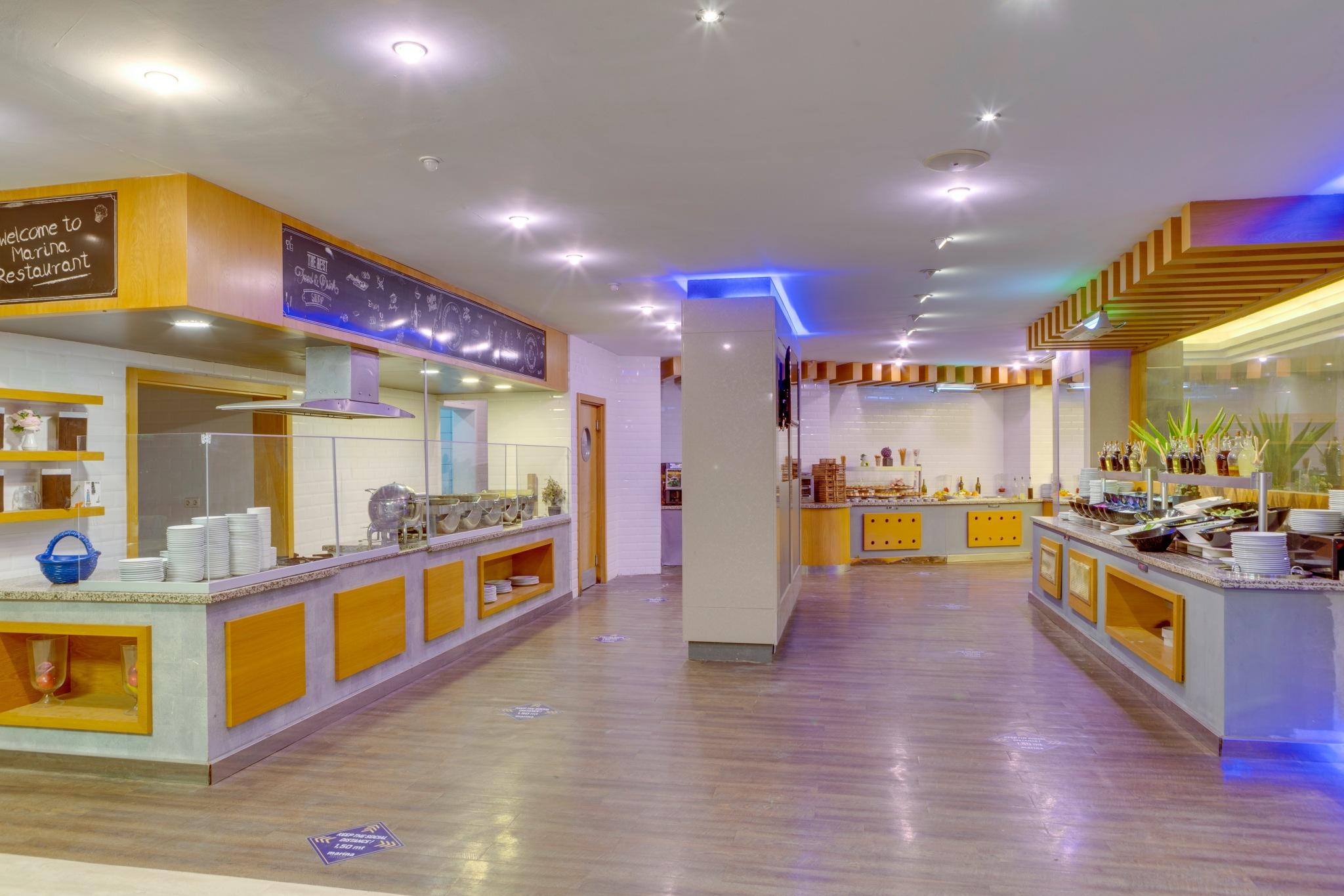 Marina Hotel Кушадасъ Екстериор снимка