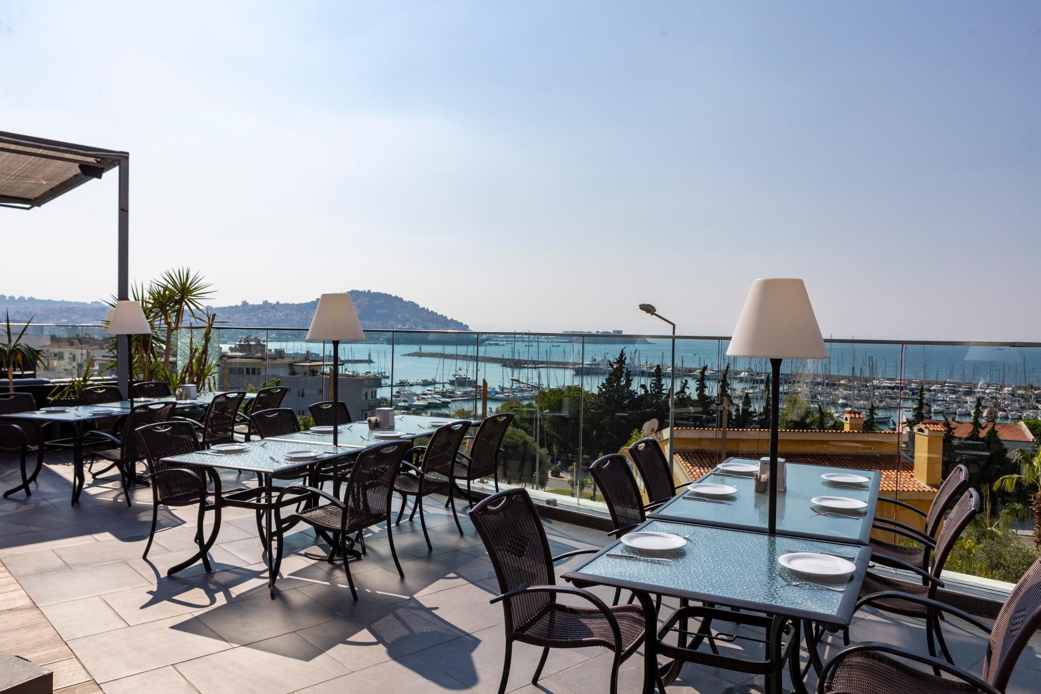 Marina Hotel Кушадасъ Екстериор снимка