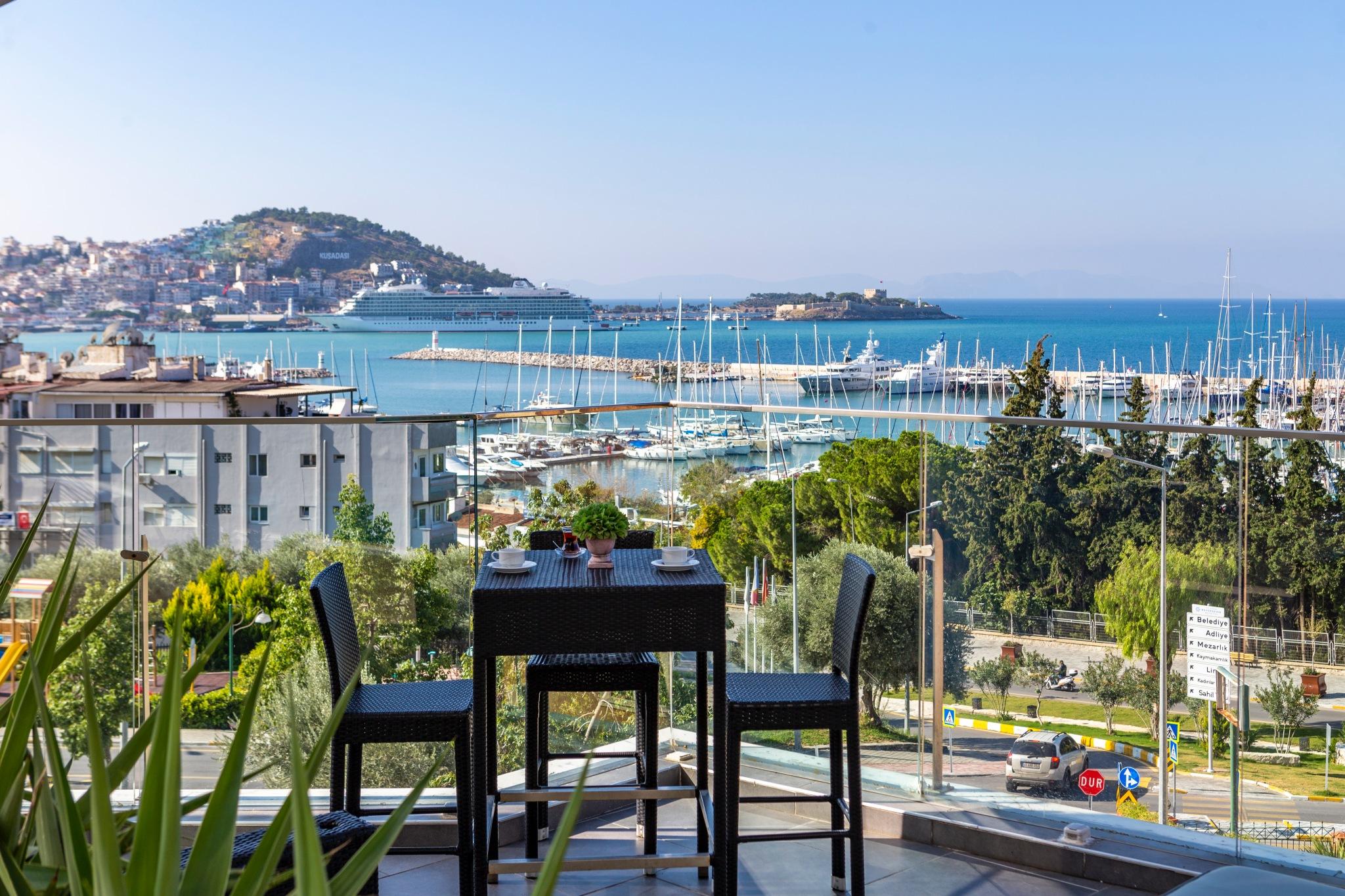 Marina Hotel Кушадасъ Екстериор снимка