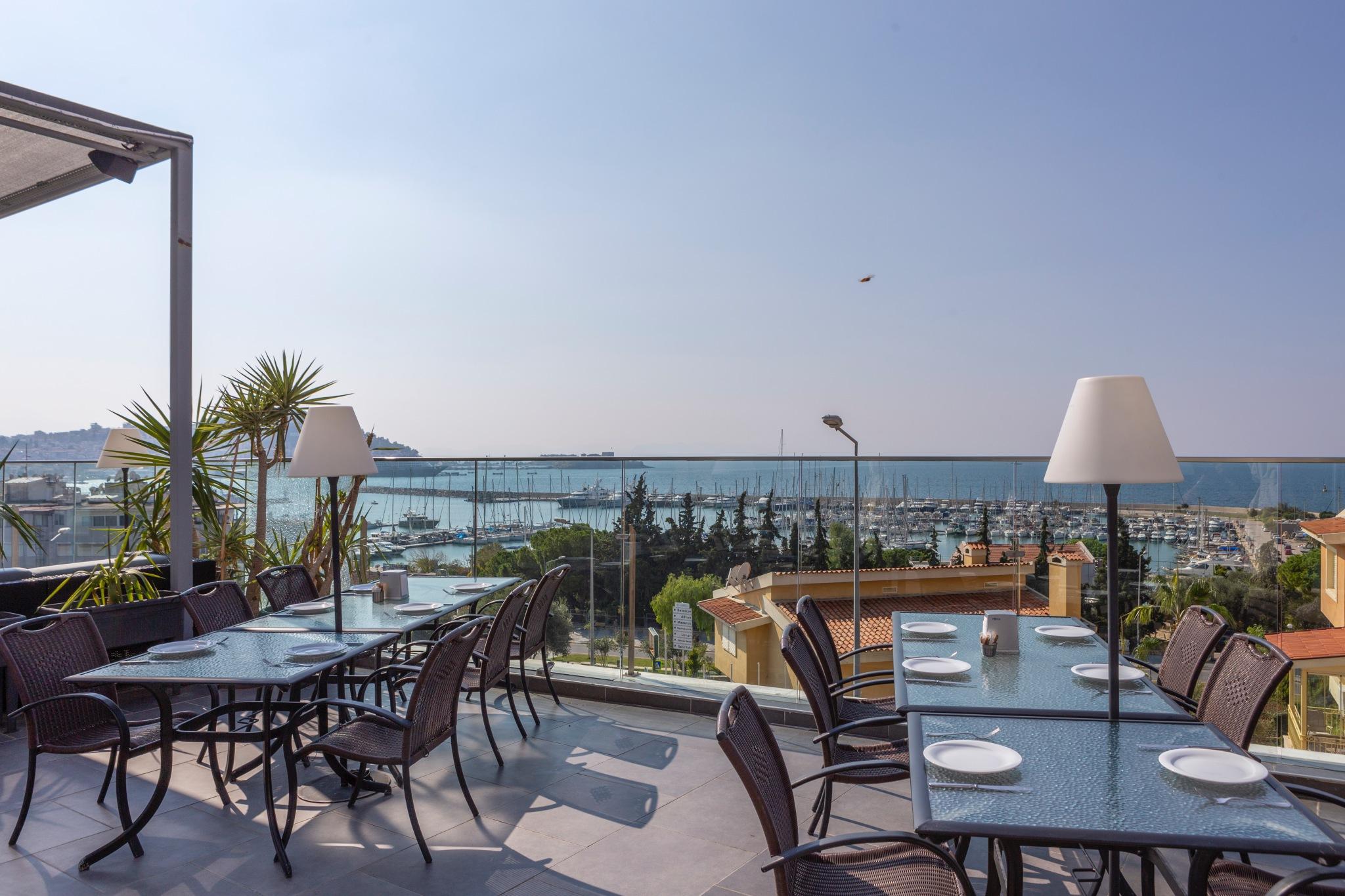 Marina Hotel Кушадасъ Екстериор снимка