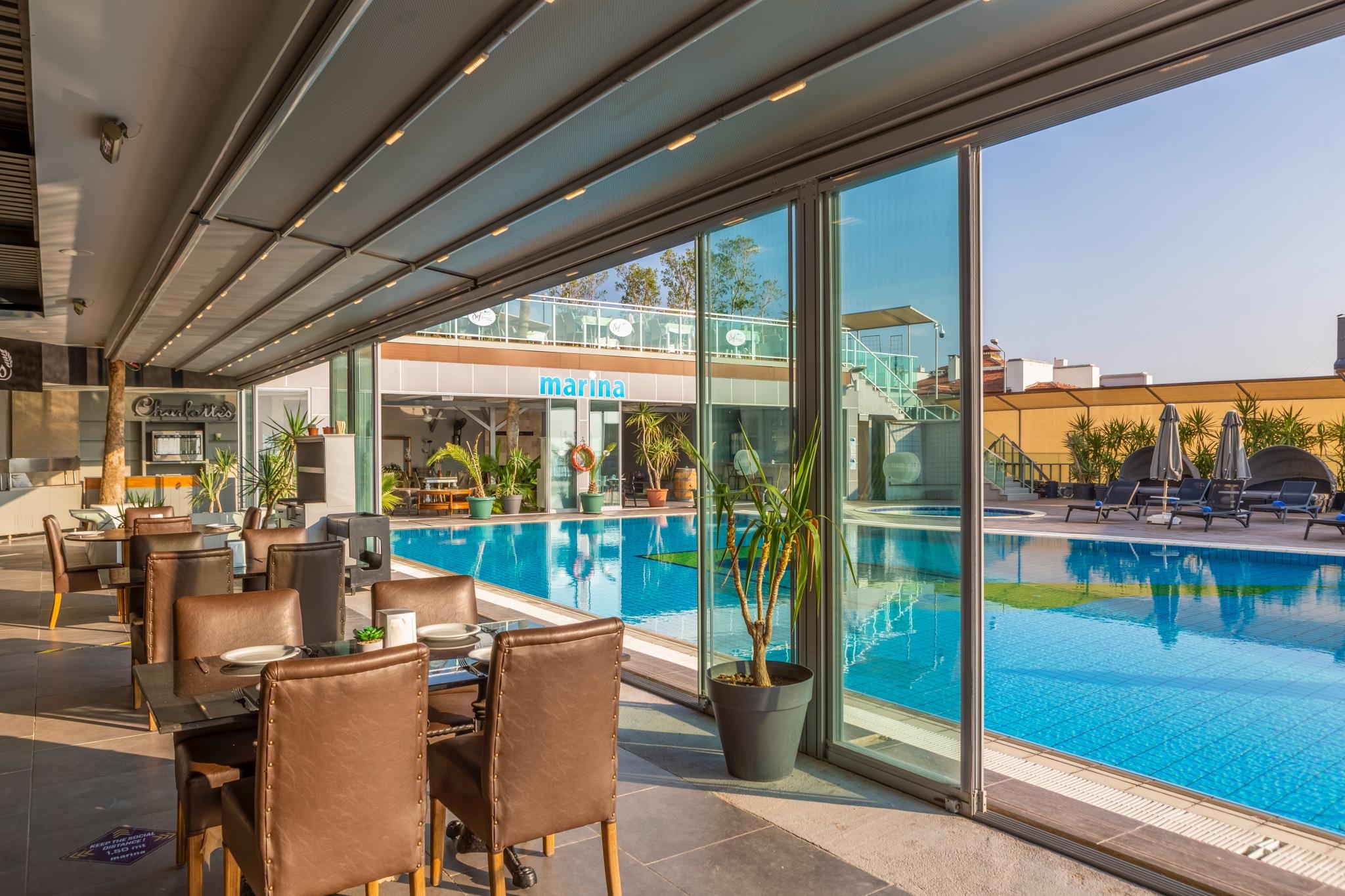 Marina Hotel Кушадасъ Екстериор снимка