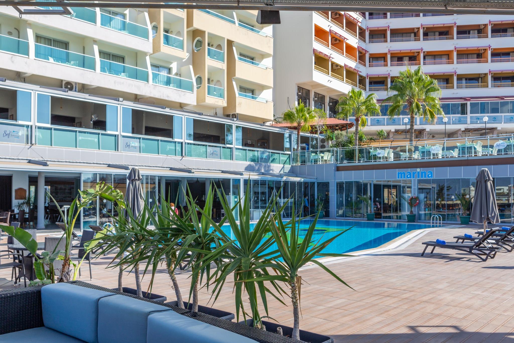 Marina Hotel Кушадасъ Екстериор снимка